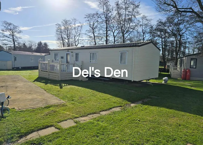 Del\'S Den Lakeside Weeley Bridge