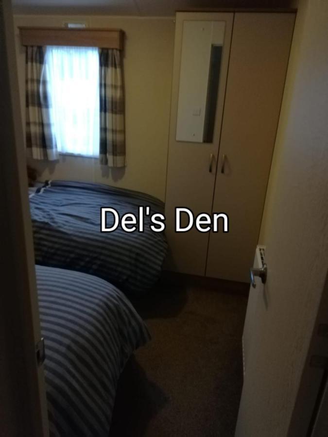 Apartment Del's Den Lakeside Bridge